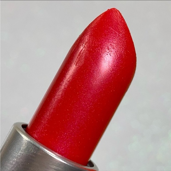 MAC Lipstick Fusion Pink - Picture 7 of 8